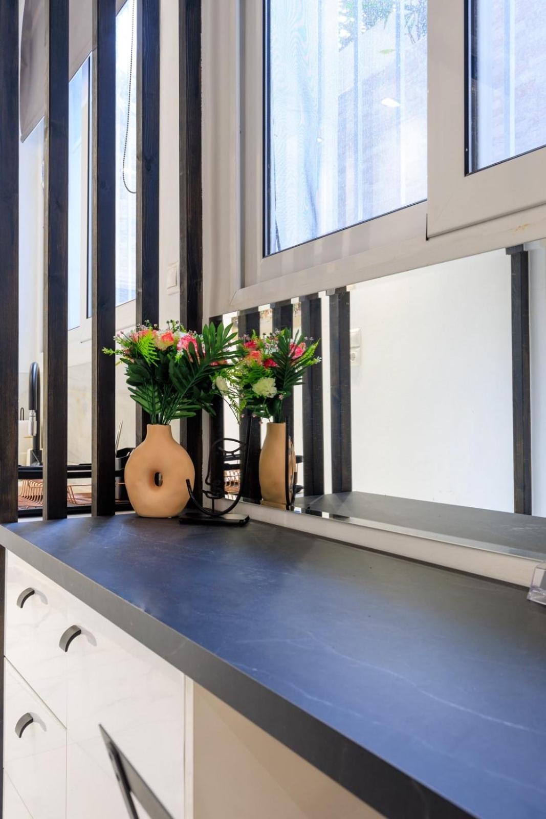 Aiolos Luxury Apartment Under Acropolis In Plaka Афины Экстерьер фото